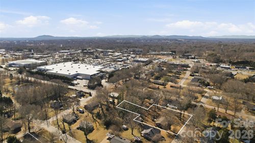 324 17th Ave Ne, Hickory, NC, 28601-1920 | Card Image