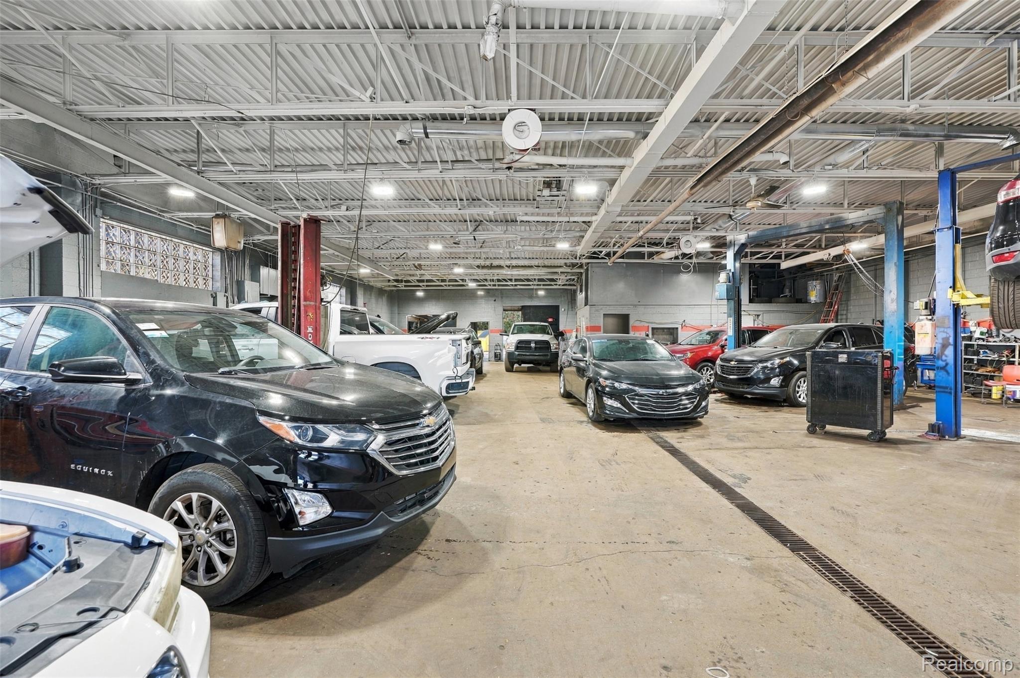 Commercial Sale in Detroit 5