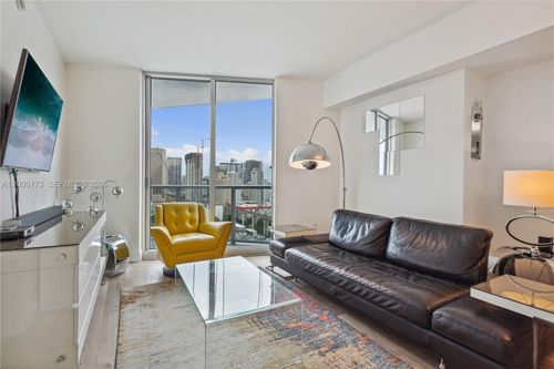 2105-185 Sw 7th St, Miami, FL, 33130-2973 | Card Image