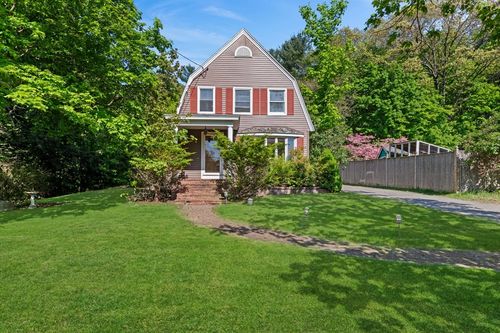 676 Salem St, Groveland, MA, 01834-1032 | Card Image