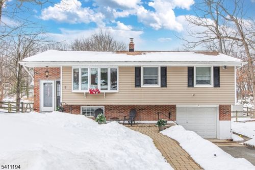 5 Winding Way, Andover, NJ, 07821-4038 | Card Image