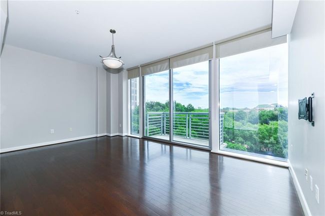 STE-310 - 201 N Elm St, House other with 1 bedrooms, 1 bathrooms and null parking in Greensboro NC | Image 13
