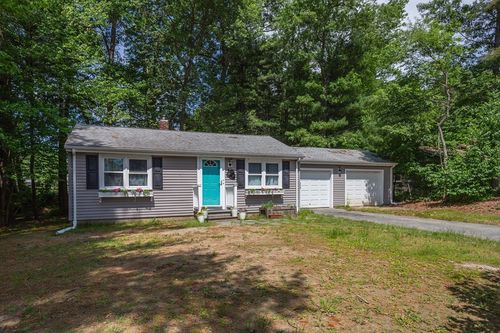 31 Acorn St, Middleboro, MA, 02346-2812 | Card Image