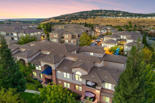 UNIT-1226 - 1200 Moon Cir, Condo with 2 bedrooms, 2 bathrooms and null parking in Folsom CA | Image 4