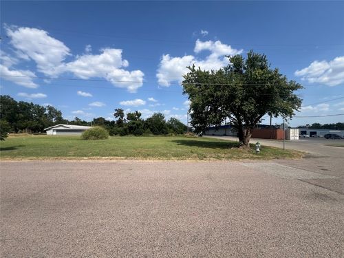 1706 N Main St, Bonham, TX, 75418-2616 | Card Image