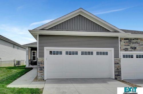 8520 Outlaw Court, Lincoln, NE, 68507 | Card Image