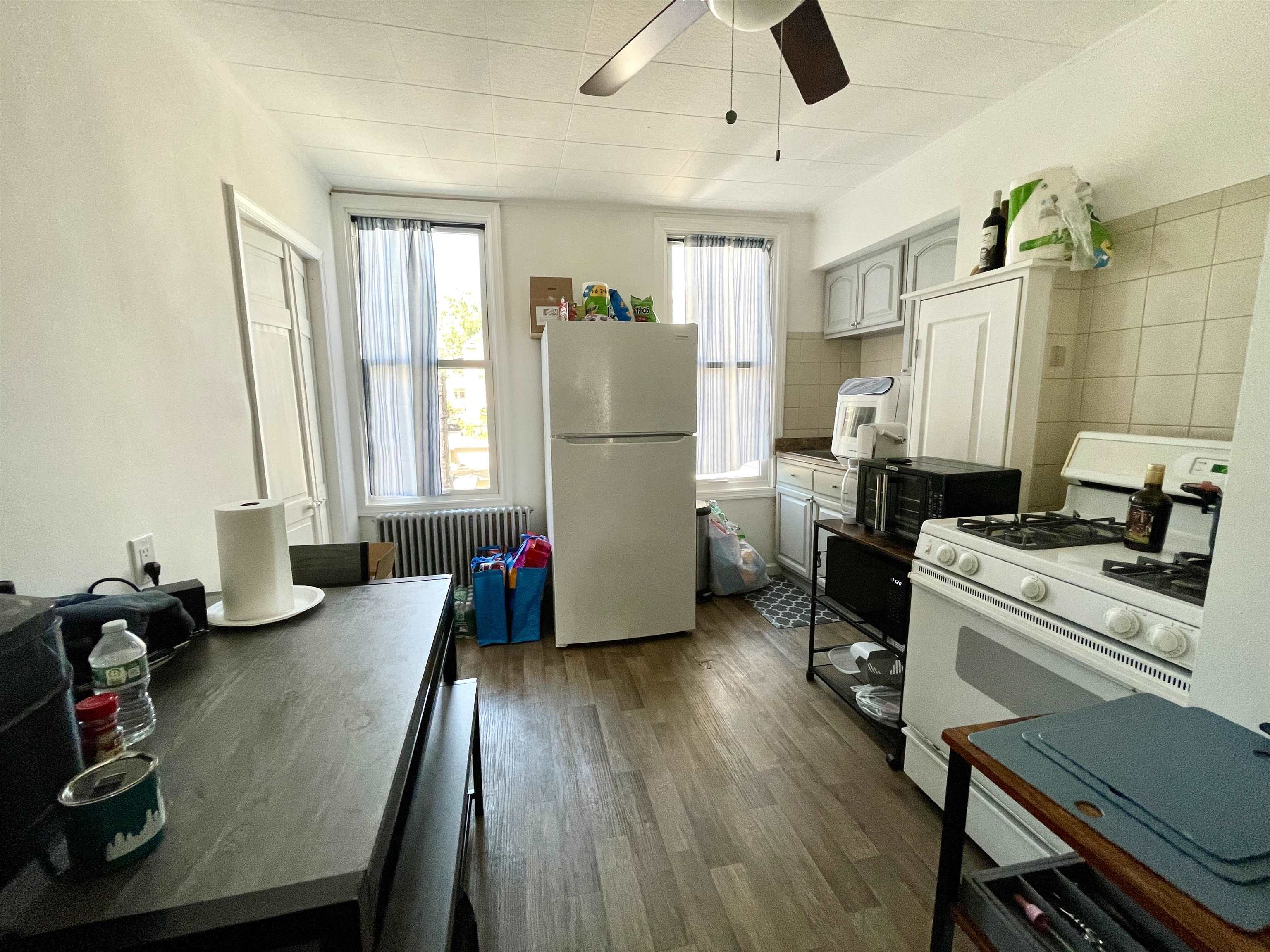 Residential Lease in JC, Heights 3