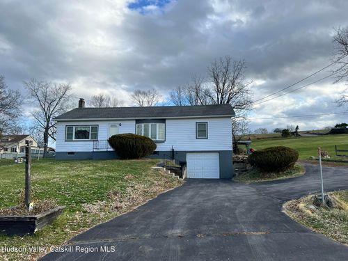 102 Washington Ave, Coxsackie, NY, 12051-1107 | Card Image