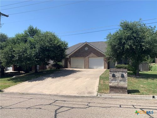 816 Twin Oaks Dr, Temple, TX, 76504-2168 | Card Image