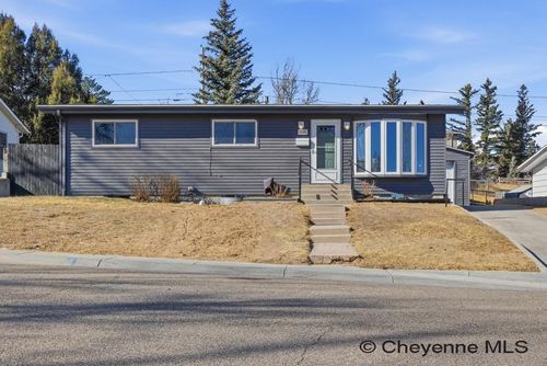 5048 Redmond Rd, Cheyenne, WY, 82009-4740 | Card Image