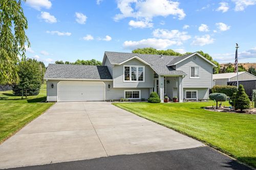 207 S Henry Rd, Greenacres, WA, 99016-9616 | Card Image