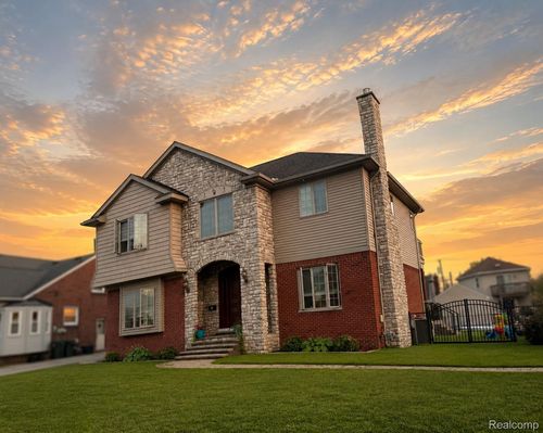 22434 Lange St, Saint Clair Shores, MI, 48080-1350 | Card Image