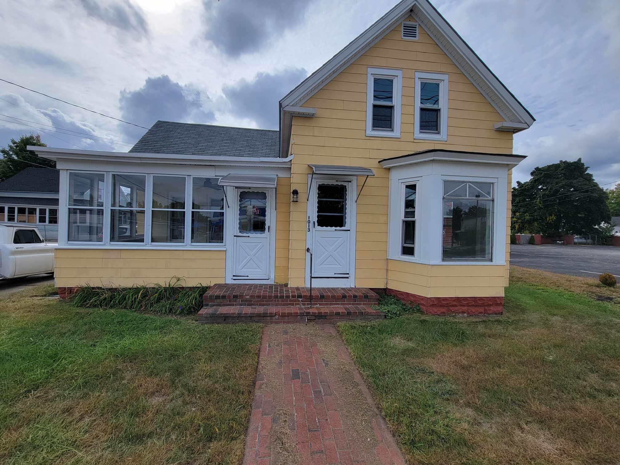 Main St, Sanford, ME 04073