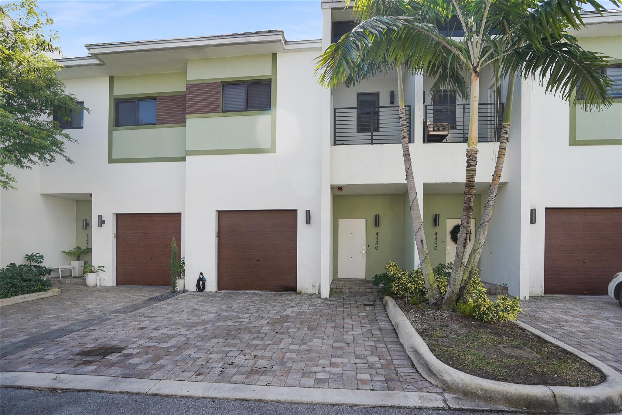 8th Pl, Plantation, FL 33317