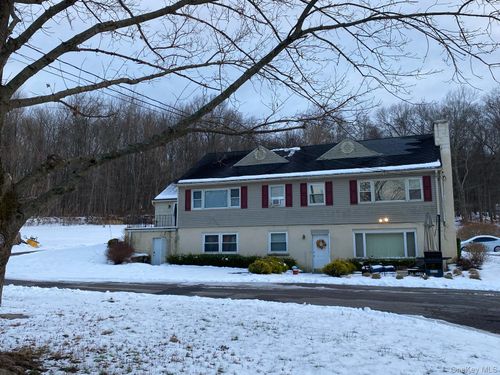 30 Trout Brook Rd, Highland Mills, NY, 10930-2418 | Card Image