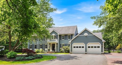 389 Summer Ave, Reading, MA, 01867-3812 | Card Image