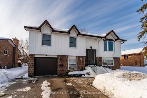 32 Lankin Blvd, Orillia, ON, L3V6T2 | Card Image