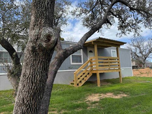 128 Apache Dr, Burnet, TX, 78611-5689 | Card Image