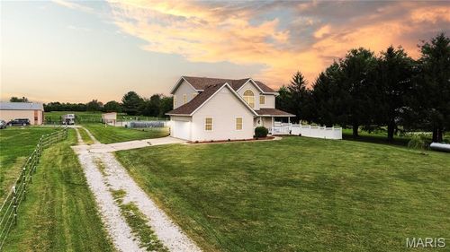 5878 Eaton Ln, Edwardsville, IL, 62025-6216 | Card Image