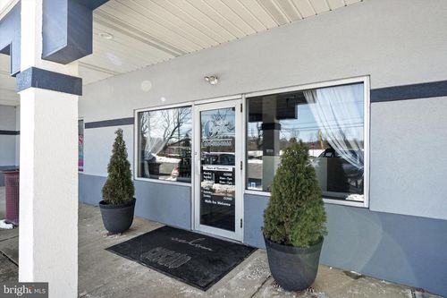 3-4040 Quakerbridge, Trenton, NJ, 08619 | Card Image