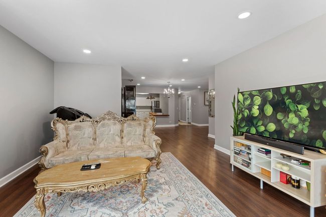APT-311 - 3100 Lexington Ln, Condo with 2 bedrooms, 2 bathrooms and 1 parking in Glenview IL | Image 12