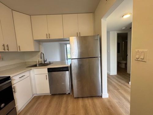 a104-2900 Nw 42nd Ave, Coconut Creek, FL, 33066-2170 | Card Image