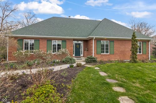 8928 Carriage Ln, Indianapolis, IN, 46256-2212 | Card Image