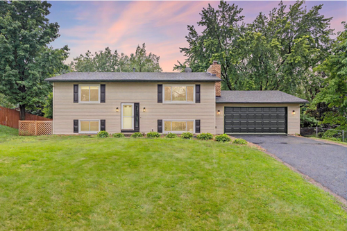 9920 Cromwell Dr, Eden Prairie, MN, 55347-2947 | Card Image