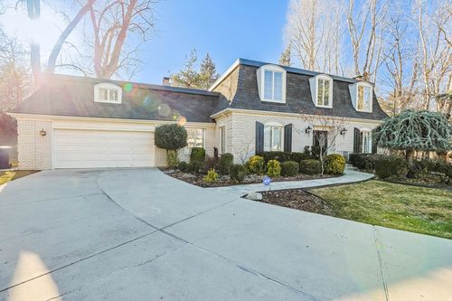 5334 S Cottonwood Club Cir, Holladay, UT, 84117-7645 | Card Image