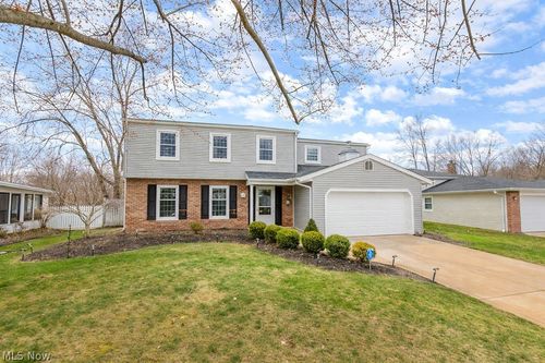 28469 Windsor Dr, North Olmsted, OH, 44070-4156 | Card Image