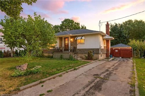 11 James Ave, Brantford, ON, N3S6Y2 | Card Image