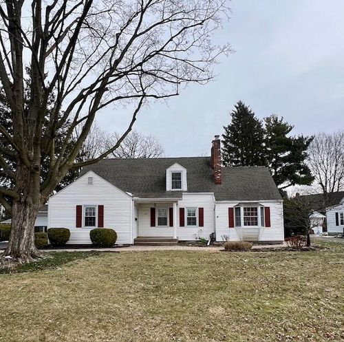 825 Lincoln Dr, Washington Court House, OH, 43160-2129 | Card Image