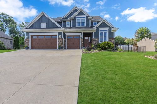 158 Eric Dr, Beaver, PA, 15009-9745 | Card Image