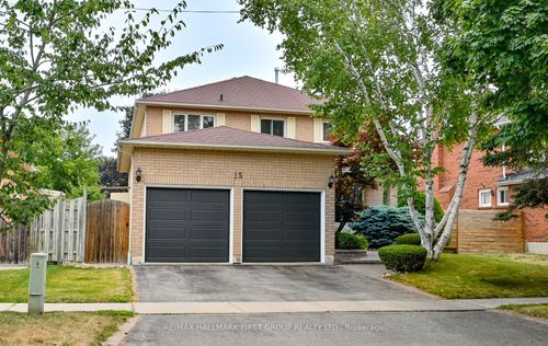 15 Ribblesdale Dr, Whitby, ON, L1N6Z3 | Card Image
