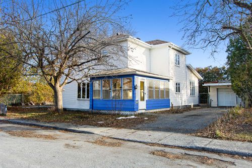 {{alt}} | Card Image