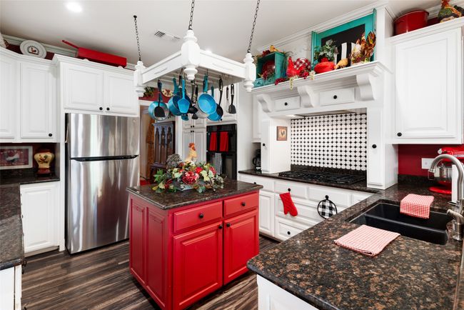 510 Mcclendon St, House other with 5 bedrooms, 3 bathrooms and null parking in Leonard TX | Image 9