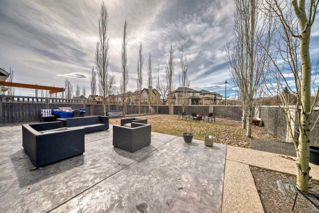 3 Aspen Summit View Sw, Home with 3 bedrooms, 2 bathrooms and 4 parking in Calgary AB | Image 38