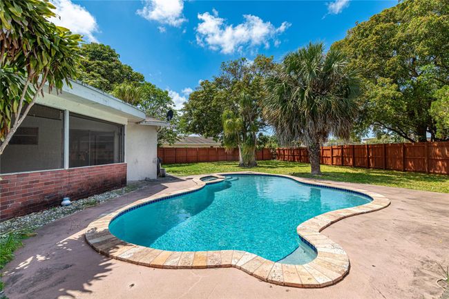 7965 Nw 9 Th St, House other with 3 bedrooms, 2 bathrooms and null parking in Margate FL | Image 33