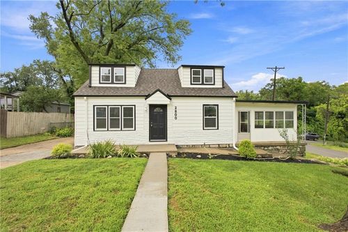 2800 S 8th Ter, Kansas City, KS, 66103-2534 | Card Image