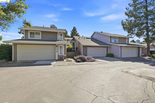 2487 Heathrow Ln, San Leandro, CA, 94577-6043 | Card Image