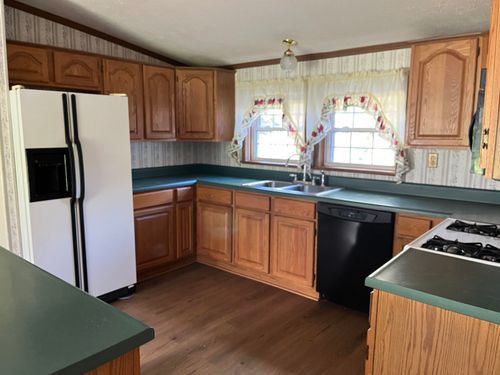 10314 Baker Dr, Clio, MI, 48420-7720 | Card Image