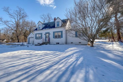 210 Overlook Rd, Poughkeepsie, NY, 12603-6205 | Card Image