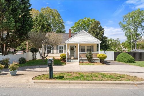 2037 Polo Road, Winston Salem, NC, 27106 | Card Image