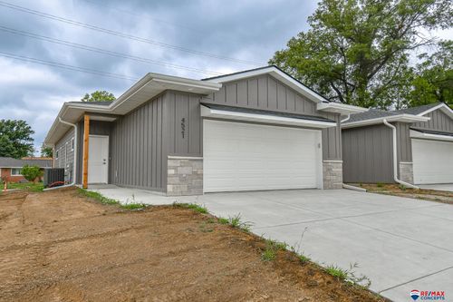 4521 S 57th St, Lincoln, NE, 68516-1490 | Card Image