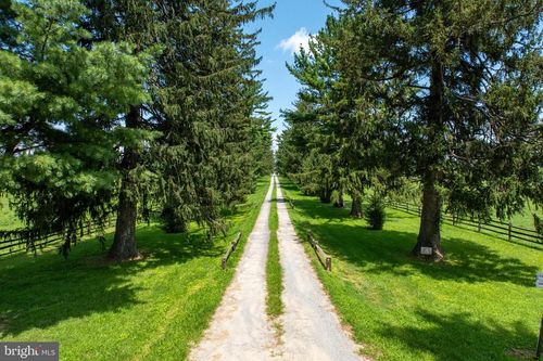 1560 W Doe Run Rd, KENNETT SQUARE, PA, 19348 | Card Image