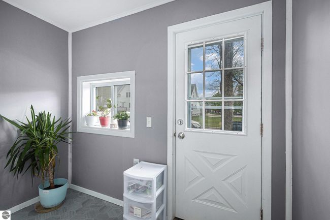 832 Wallace St, House other with 3 bedrooms, 1 bathrooms and null parking in Cadillac MI | Image 5
