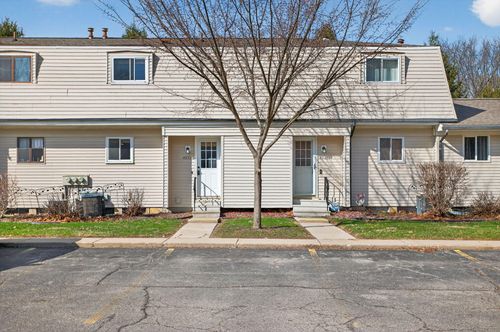 4532 Westbrook Dr, Jackson, MI, 49201-8930 | Card Image