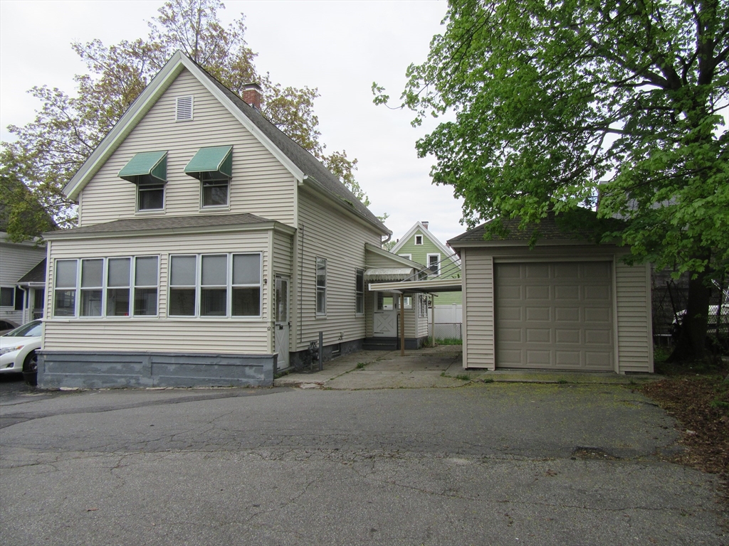 Arthur Ave, Lowell, MA 01854