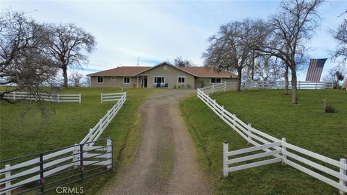 31602 Tumbleweed Ln, Squaw Valley, CA, 93675-9010 | Card Image