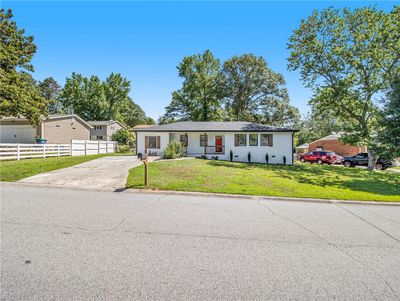 5425 Westford Circle, House other with 4 bedrooms, 2 bathrooms and 4 parking in Atlanta GA | Image 1